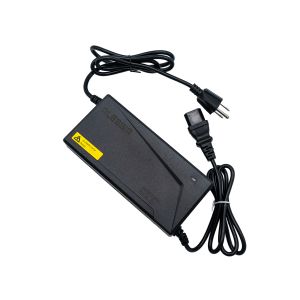 CARGADOR DE BATERIA PARA BICICLETA ELECTRICA 60Vcc 20A PRIMERA VERSIÓN / ECGR-i001